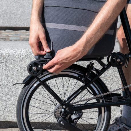 borough-roller-rack-bag-dark-grey-4