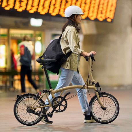 Brompton C Line – 4-speed in Dune Sand (H4L) | BernatCycles